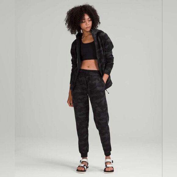 lululemon athletica Pants - Lululemon Scuba High-Rise French Terry Jogger Sweatpant Camo Deep Coal Size 4